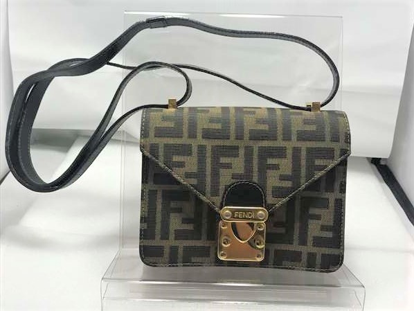 使用可能です【FENDI】　ズッカ柄　ミニショルダーバック